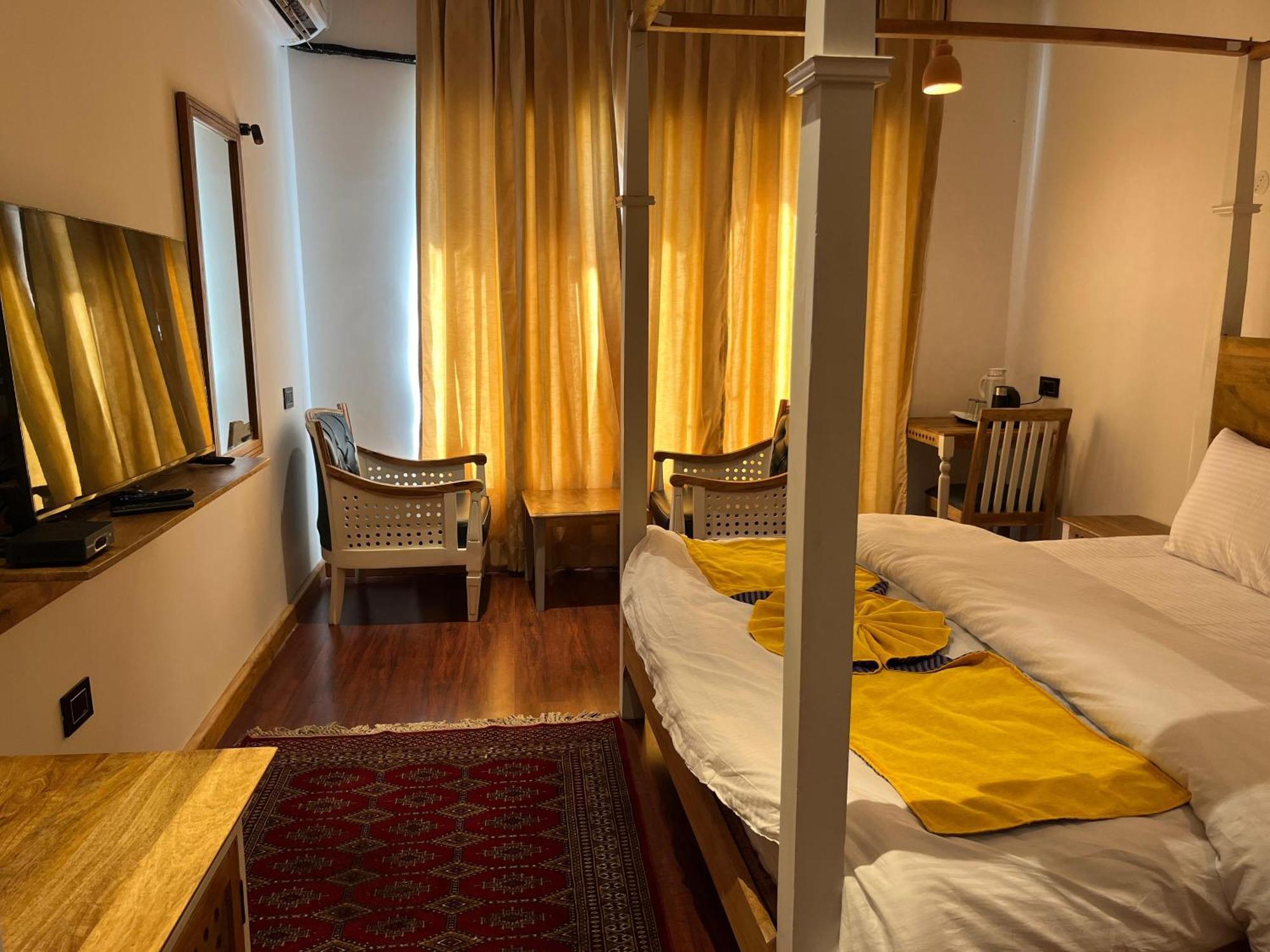 Hotel El Castello Leh Bagian luar foto